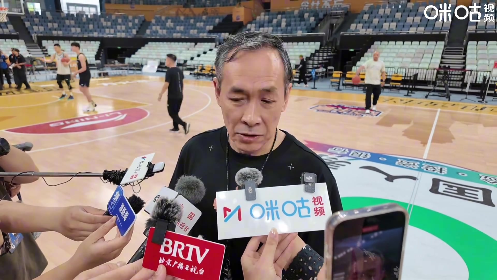 许利民：从开始到现在很少阵容完整 不会因球员伤缺影响信心&打法