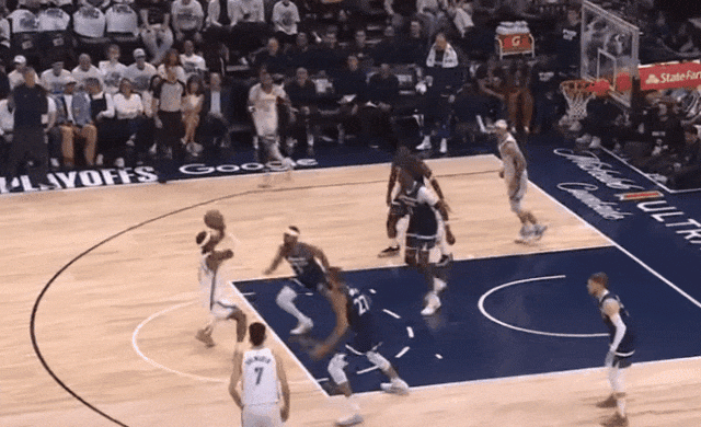 爱德华兹,攻防两端炸碎雷霆